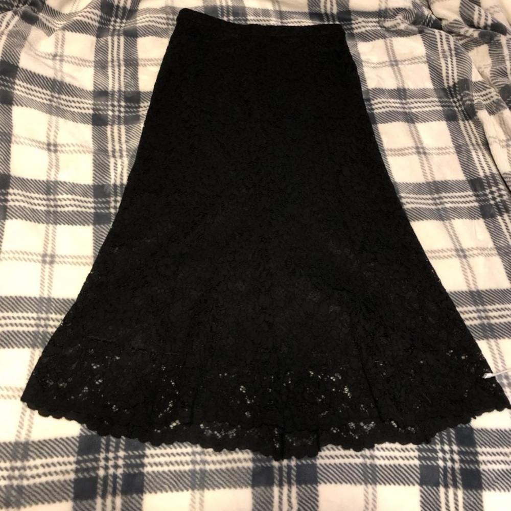 Uniqlo Black Midi Lace Flare Skirt